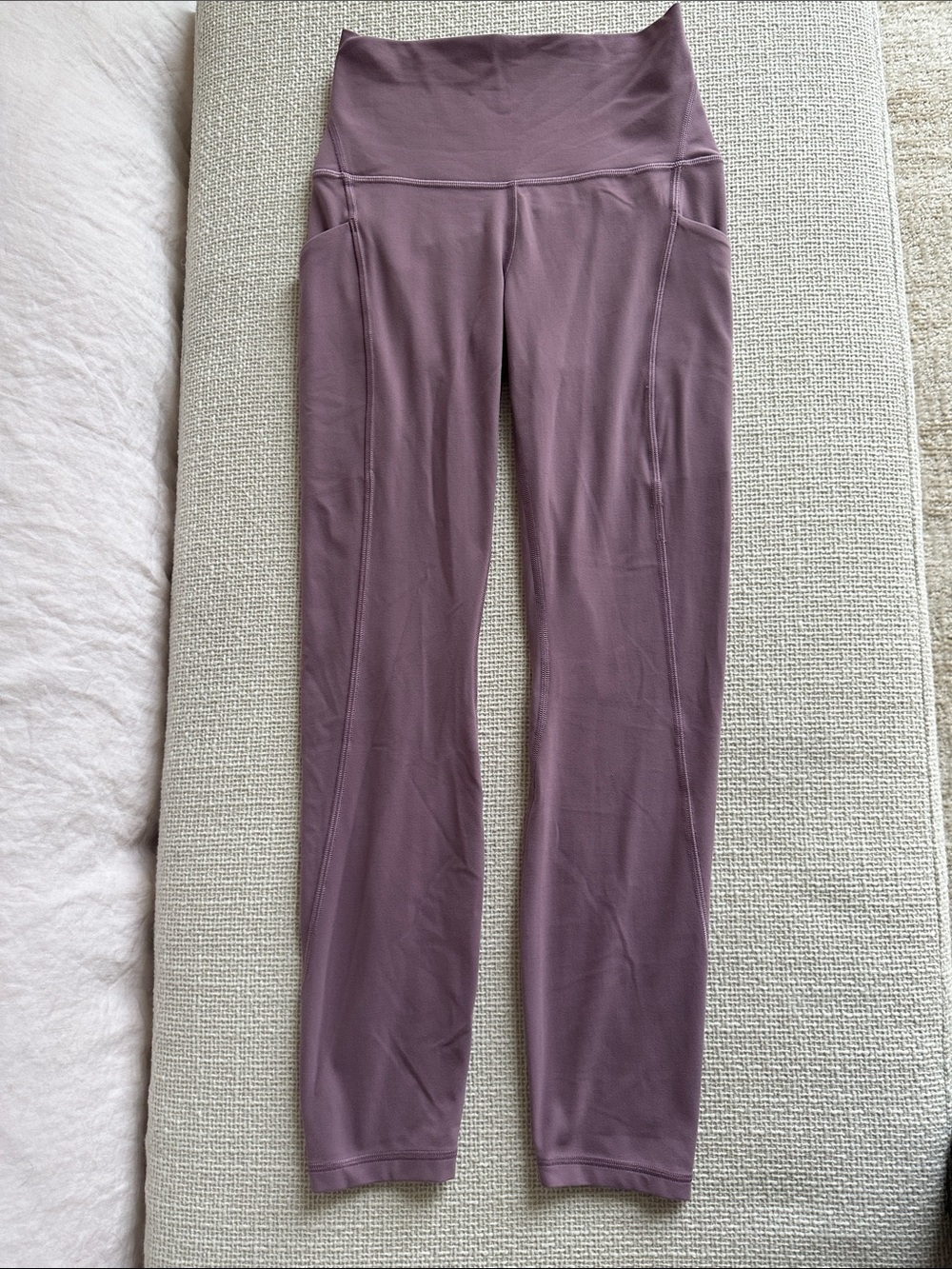 Lululemon Align High-Rise Pant with Pockets 25"
Lavender Lux purple size 4 NWOT